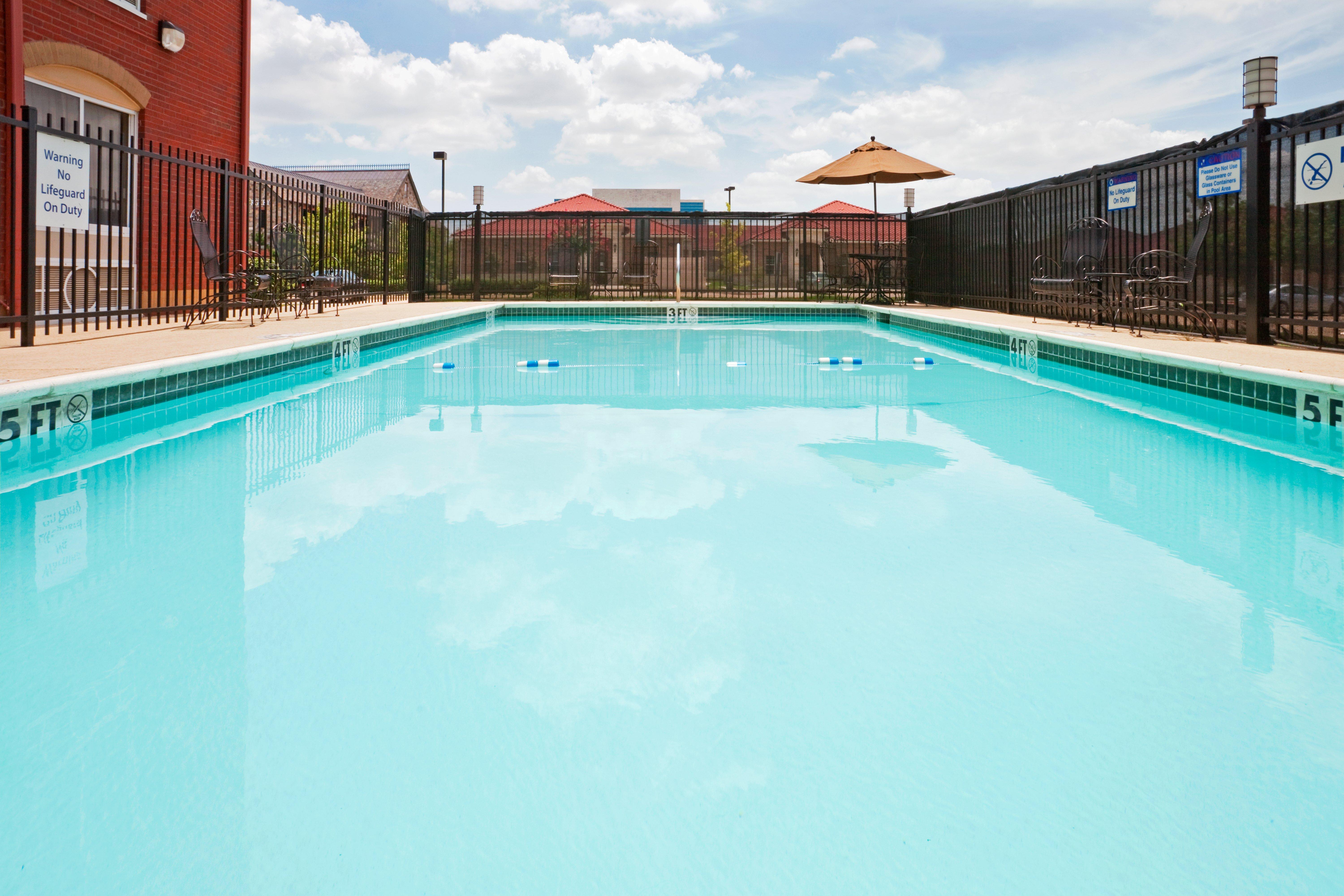 Holiday Inn Express Hotel & Suites Plano West - Frisco By Ihg Eksteriør billede