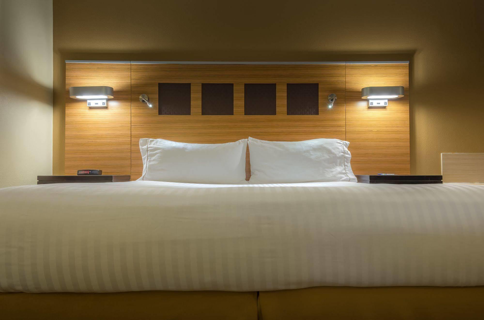 Holiday Inn Express Hotel & Suites Plano West - Frisco By Ihg Eksteriør billede