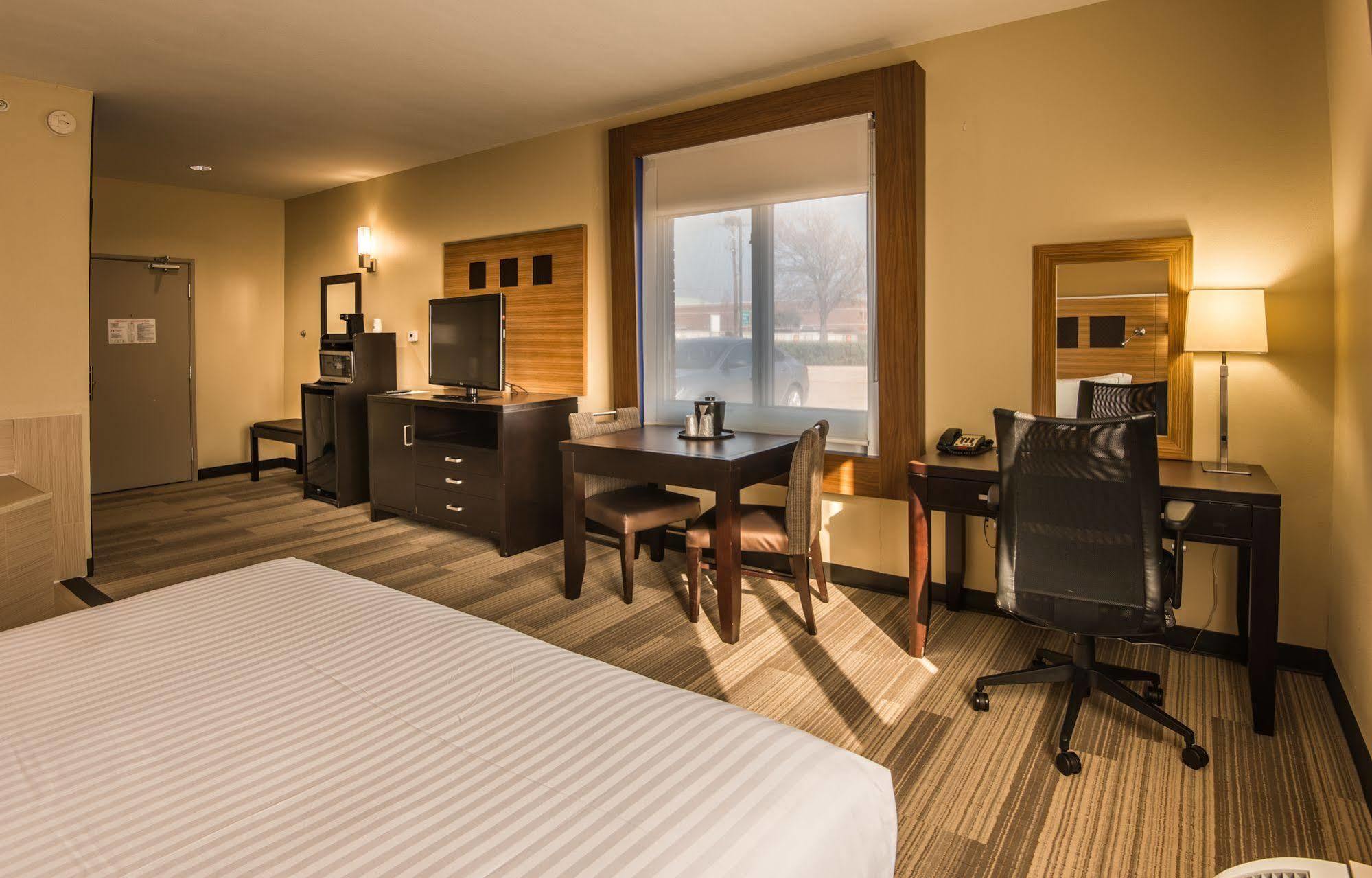Holiday Inn Express Hotel & Suites Plano West - Frisco By Ihg Eksteriør billede